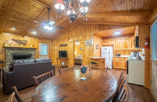 Sautee Nacoochee Cabin | Settin' on the Creek - Let Your Cares Drift Away