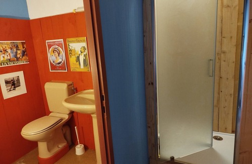 Castelnau-Riviere-Basse Bed & Breakfast | Setting course for Latin America