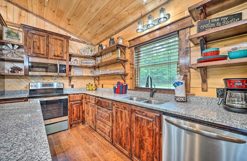 Golden Cabin | ‘Setting Sun’ Eagletown Gem - Private River Access