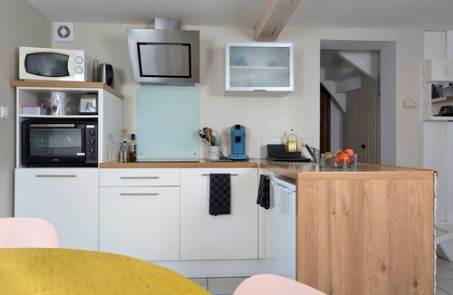Soultz-Haut-Rhin Apartment | Settle into the Rimbach and let the charm of Alsace work its magic. After a day exploring the Wine Route, relax in a luxurious king-size bed. Modern comfort, total tranquility. You're home. ✨