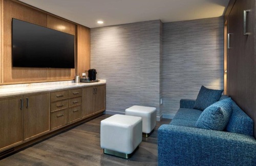 Chinatown House | Settle into the Suites at our Downtown San Francisco