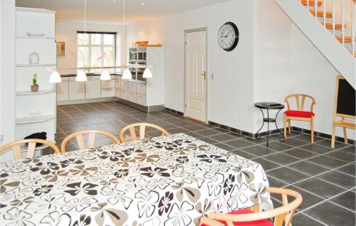 Bredebro House | Seven-Bedroom Holiday Home In Bredebro