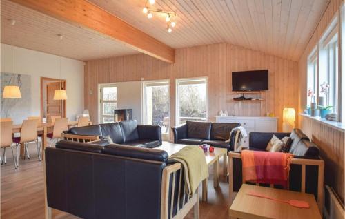Østerskov House | Seven-Bedroom Holiday Home In Humble