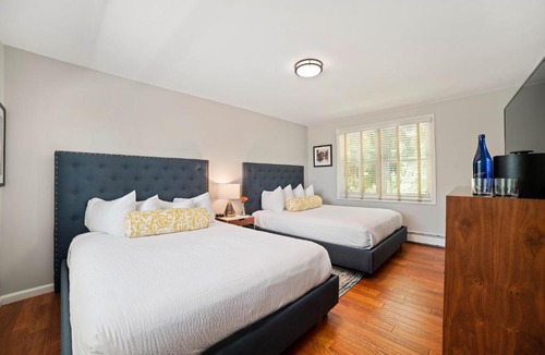 Lenox Hotel | Seven Hills Inn