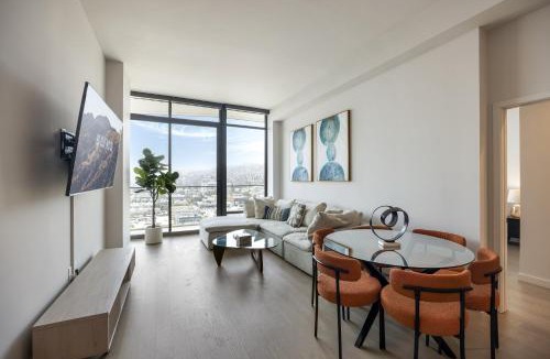 Hollywood Apartment | Seven Mile Penthouse Dream Hollywood View Pool