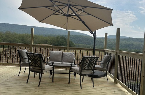 Weikert Cabin | Seven Mtn Vista FirePit Hammock Deck Private