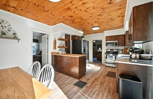 Greenville Junction Apartment | Seven North - Apartment