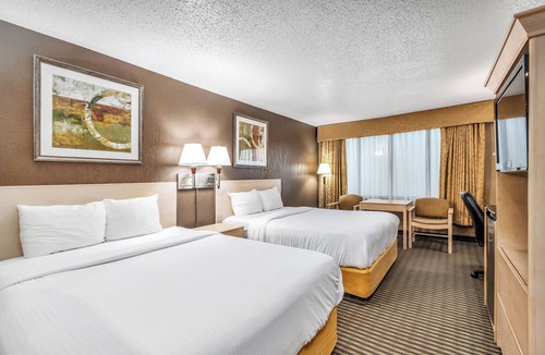Regina Hotel | Seven Oaks Hotel Regina, SureStay Collection by Best Western