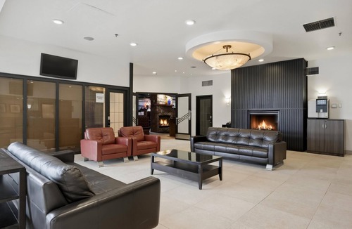 Regina Hotel | Seven Oaks Hotel Regina, SureStay Collection by Best Western