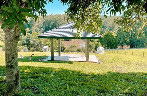 Beerwah House | Seven Peaks Farm Stay