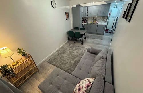 Tottenham Green House | Seven Sisters Hideaway