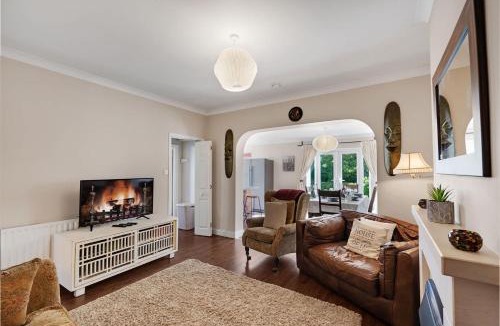 Thorpe St Andrew House | Seven Space - Applegarth House, 3 Bed Bungalow