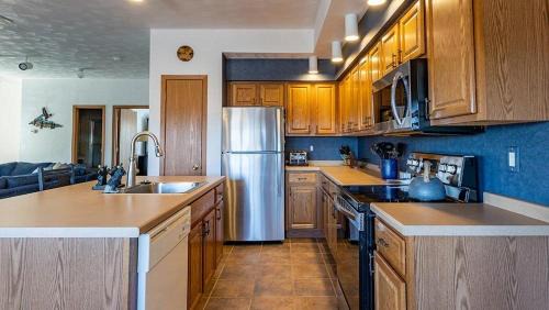 Seven Springs Apartment | Seven Springs 4 BR Premium Condo, Deck with Views
