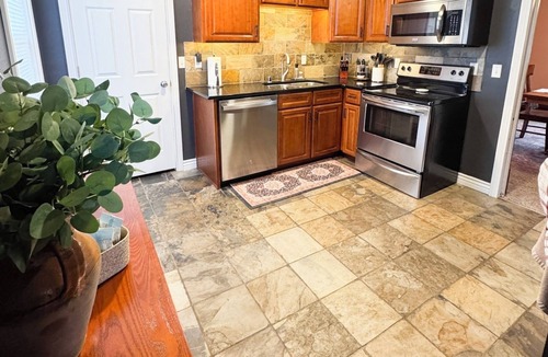 South Perry District House | Seventh Haven Craftsman, Hot Tub & Fire Pit, Centrally Located