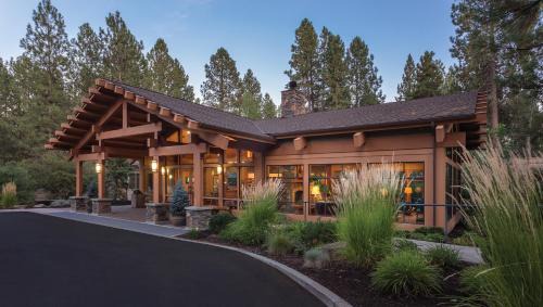 Bend Resort | Seventh Mountain Resort