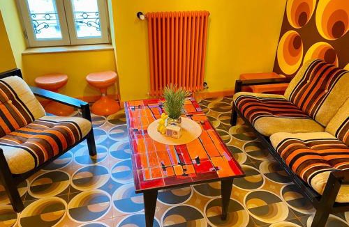 Semur-en-Auxois Apartment | Seventies