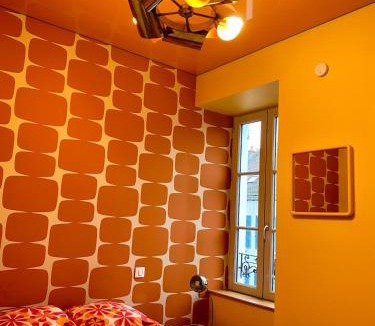 Semur-en-Auxois Apartment | Seventies