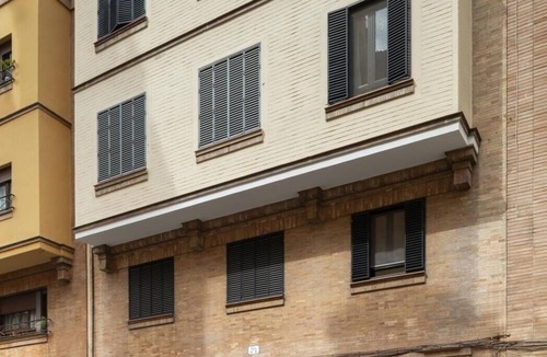 Santa Catalina Apartment | Sevillian Charm on Sol street - Comfort and Tradition 5 Min from Las Setas