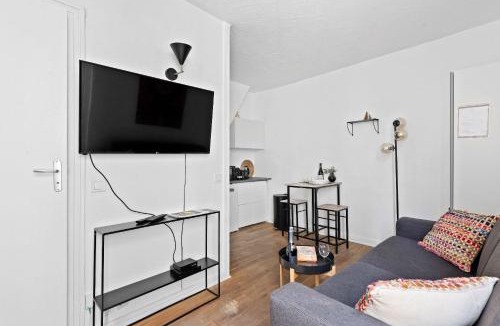 Quartier de l'Ecole-Militaire Apartment | Sevres Cosy studio