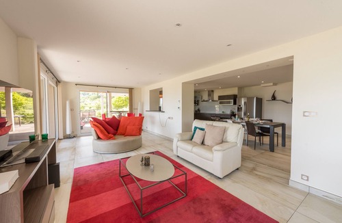 Sevrier Apartment | SEVRIER- PANORAMIC Loft&Mainfloor, Jacuzzi Parking