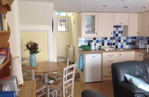 Horning House | Seymour Cottage Summa