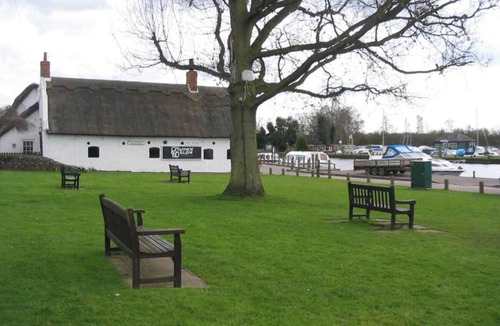 Horning House | Seymour Cottage Summa