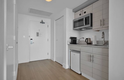 Coconut Grove Condo | SF Modern Comfort Steps from the Ocean Breeze