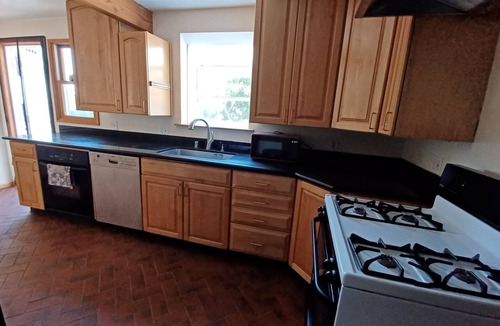 San Pablo House | SF view 2BDR, Backyard, Parking, Quiet