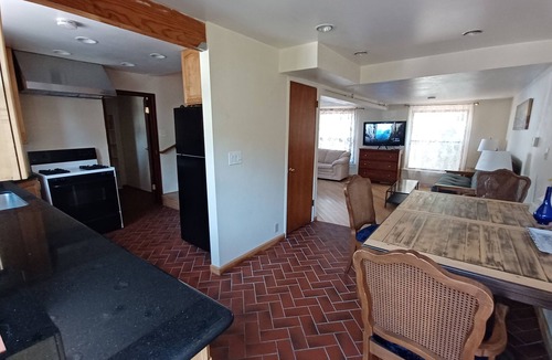 San Pablo House | SF view 2BDR, Backyard, Parking, Quiet