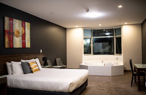 Modbury Hotel | Sfera's Park Suites & Convention Centre