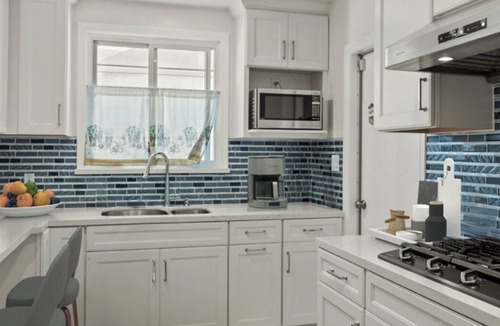 San Bruno House | SFO Airport Getaway