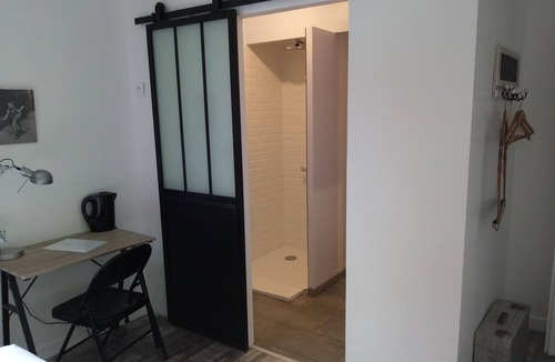 Breuil-Barret House | Sganarelle-Twin room-Comfort-Private Bathroom-Park view