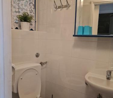 Krizni rat Apartment | Shabby chic beach cottage Hvar