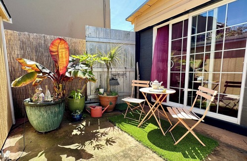 Ingleside Terraces Cottage | Shabby Chic Cottage with Soaking Tub