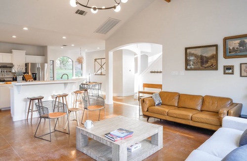 Apache Shores House | Shaded Getaway w/BBQ & Fire Pit in Austin!