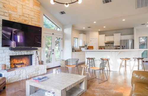 Apache Shores House | Shaded Getaway w/BBQ & Fire Pit in Austin!