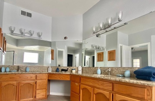El Paso House | Shadow Canyon Beach House