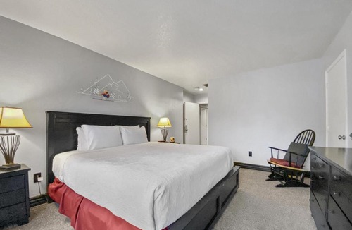 North Park City Apartment | Shadow Ridge 102 condo