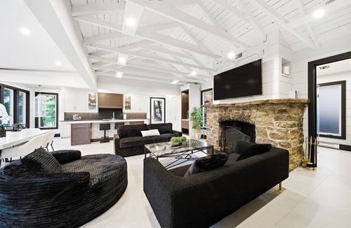 Torrance Cottage | SHADOW SHACK- BALA, MUSKOKA LAKEFRONT COTTAGE
