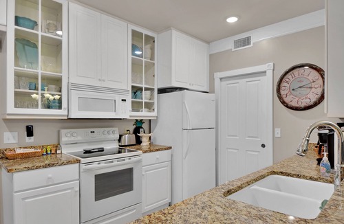 Saint Simons Heights Condo | Shadowbrooke - 3 bed/2 bath - Monthly Rentals