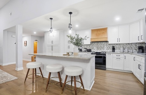 Charlotte House | Shadowlake 4BR House