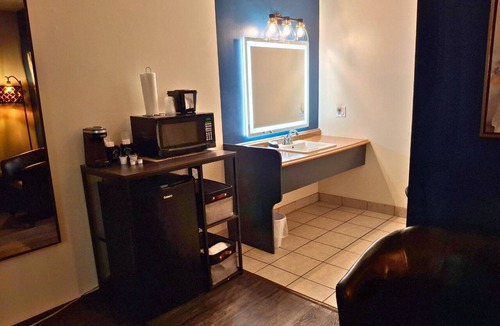 Branson West Hotel | Shady Acre Inn and Suites