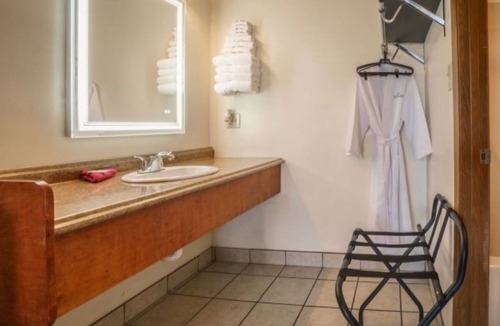 Branson West Hotel | Shady Acre Inn and Suites