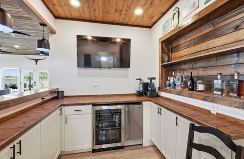 Graford House | Shady Cove- Waterfront, Private Dock, Hot tub