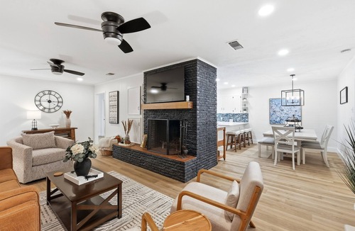 Graford House | Shady Cove- Waterfront, Private Dock, Hot tub