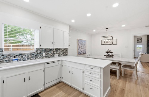 Graford House | Shady Cove- Waterfront, Private Dock, Hot tub