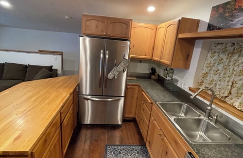 Priest River Apartment | Shady Pines Loft - 3 bedrooms with fenced yard & covered deck