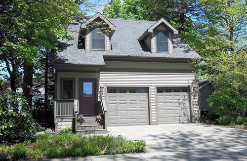 South Haven House | Shady Pines - Walk To South Beach & Downtown