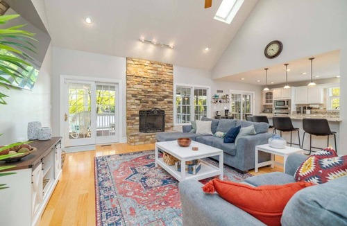 Bracey House | Shady Shores | Spectacular Views | Gameroom | Sleeps 18