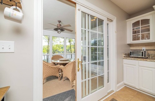 Bracey House | Shady Shores | Spectacular Views | Gameroom | Sleeps 18